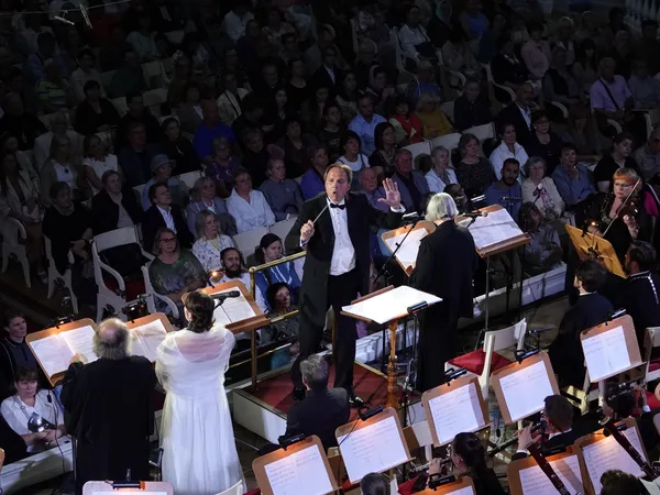 Здание Большого зала Филармонии, где проходил процесс