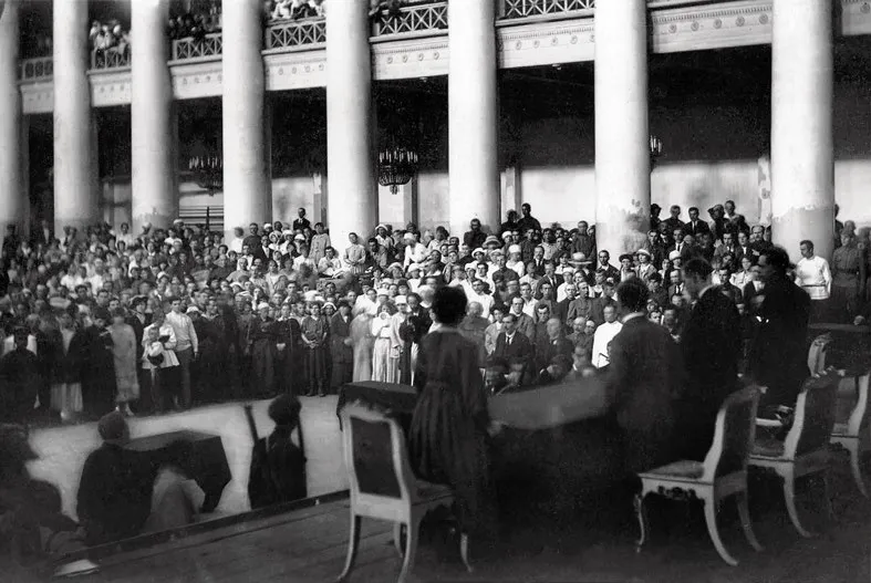 Чтение приговора. Большой зал филармонии