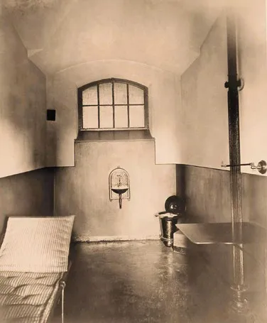 Камера-одиночка в ДПЗ на Шпалерной улице